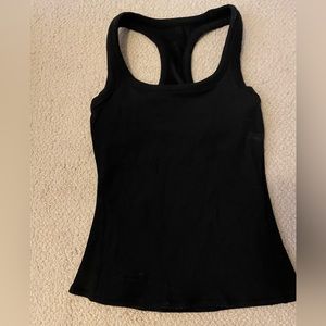 Alo yoga workout tank. Good condition but too big on me.